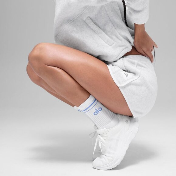 ALO Yoga Accessories - Alo Yoga Unisex Half-Crew Throwback Sock White/Winter Frost